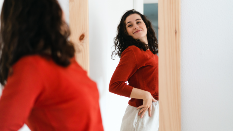 Confiance en Soi et Menstruations : Comment Renforcer Ton Mental Pendant La Période de Tes Règles